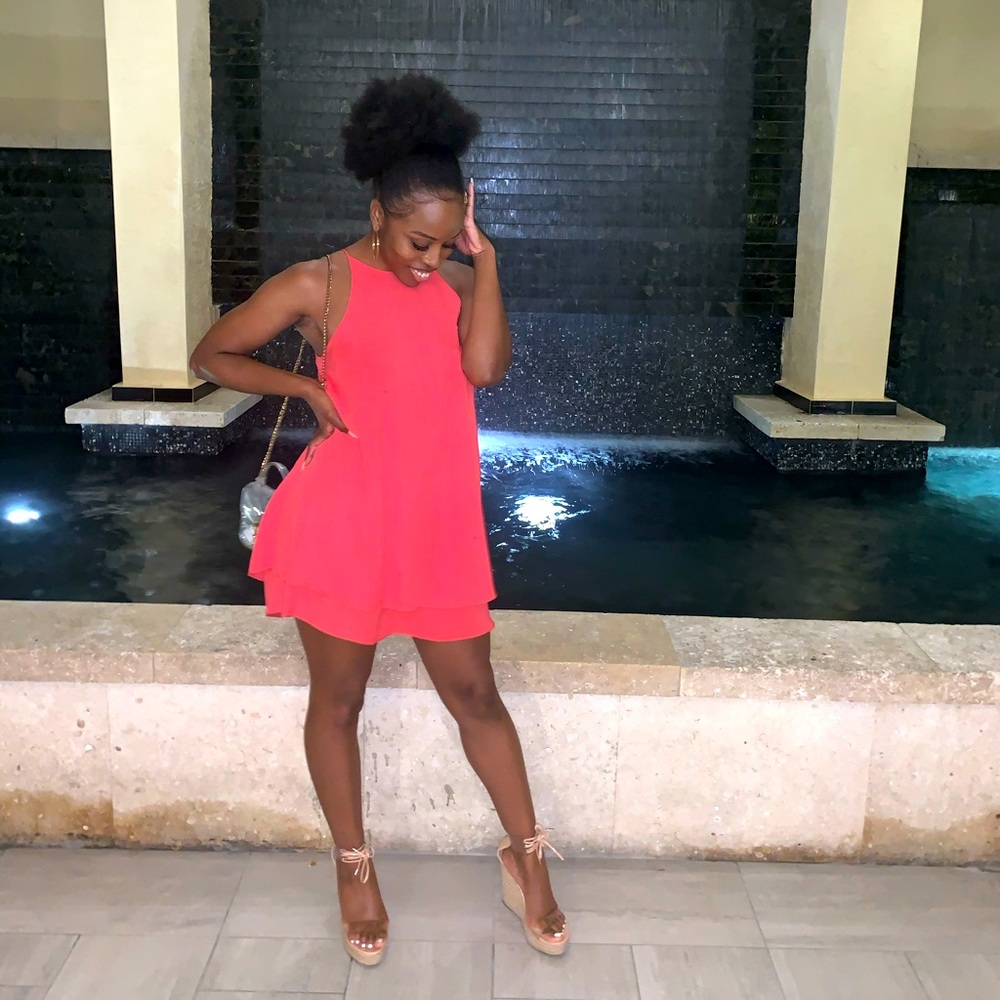 Women’s small pink flows dress